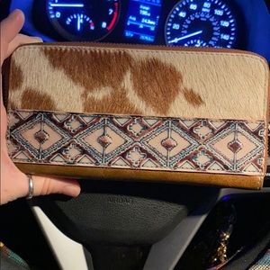 A cowhide leather wallet
